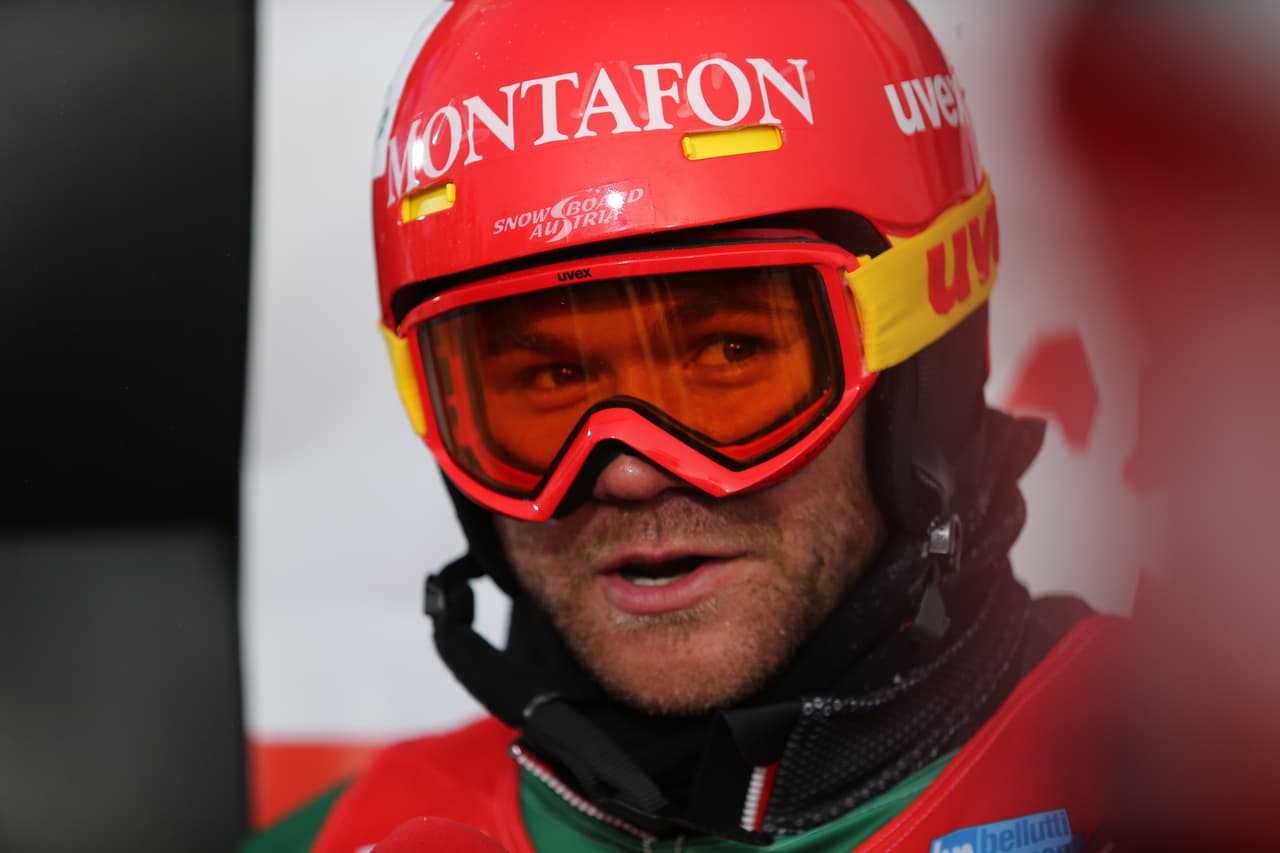 Y luego, en el 2013, sufrió fractura en una muñeca con esguince de cuatro ligamentos.