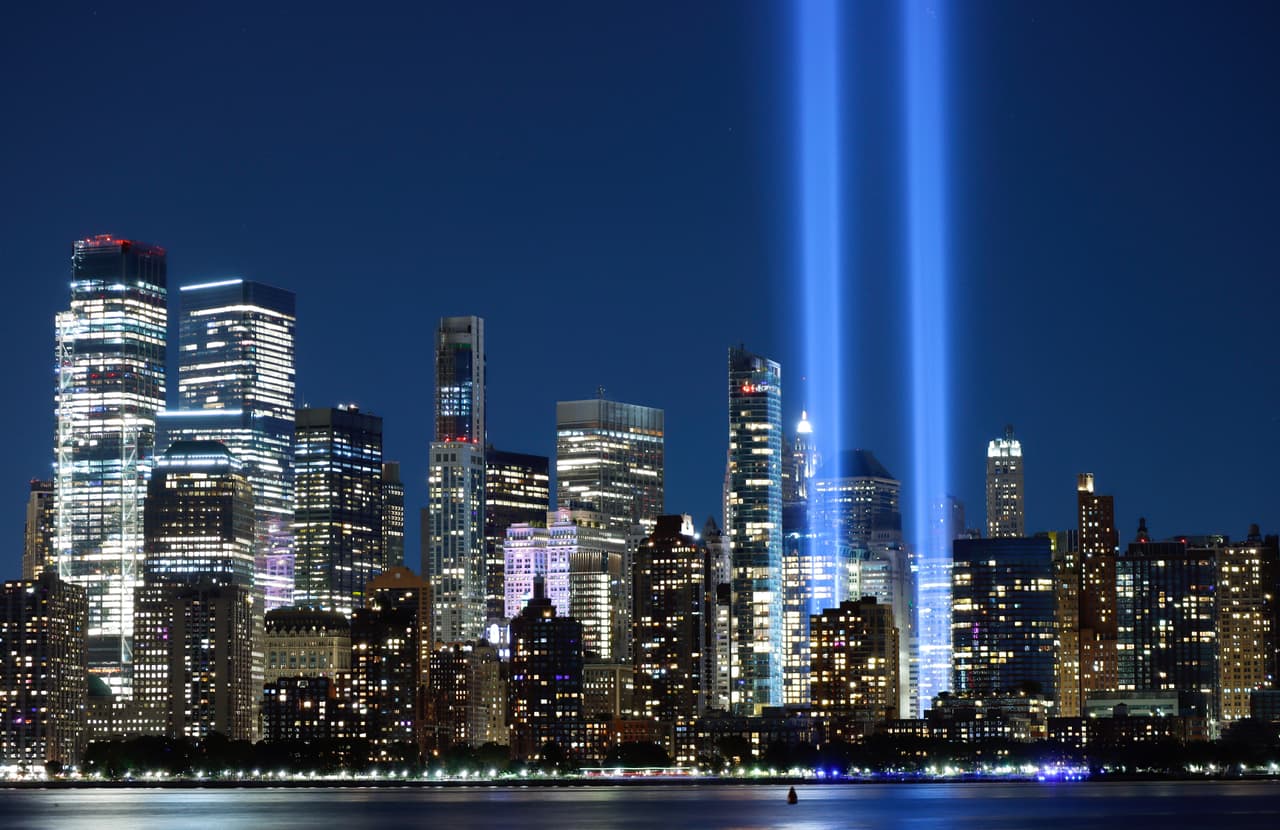 Lugares icónicos de Nueva York se iluminarán en azul para recordar a las víctimas del 9/11