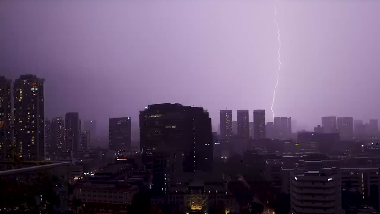 ¿Cuál es el peligro real de ser alcanzado por un rayo? Cinco mitos y realidades al respecto