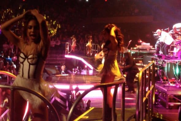 Con el US Airways completamente repleto, Pitbull y Enrique Iglesias hicieron retumbar el centro de Phoenix con un tremendo fiestón que duró más de 3 horas. En el concierto, estaban presentes celebridades como Jessica Cediel del Gordo y La Flaca y William Valdes de Despierta America, entre otros. Durante el show, los fans enloquecieron y corearon los éxitos de ambos artistas. Enrique Iglesias, hasta saltó del escenario para interactuar con su público y tomarse selfies con ellos.