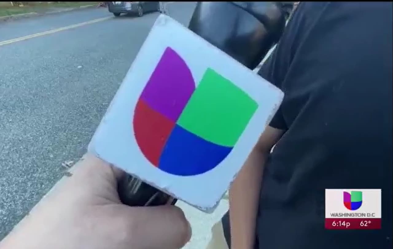 Y lo hizo con toda la calma, tomándose "su tiempo" como alguien que antes ha hecho algo así, según relató un vecino de la zona, quien no quiso ser identificado en cámaras.