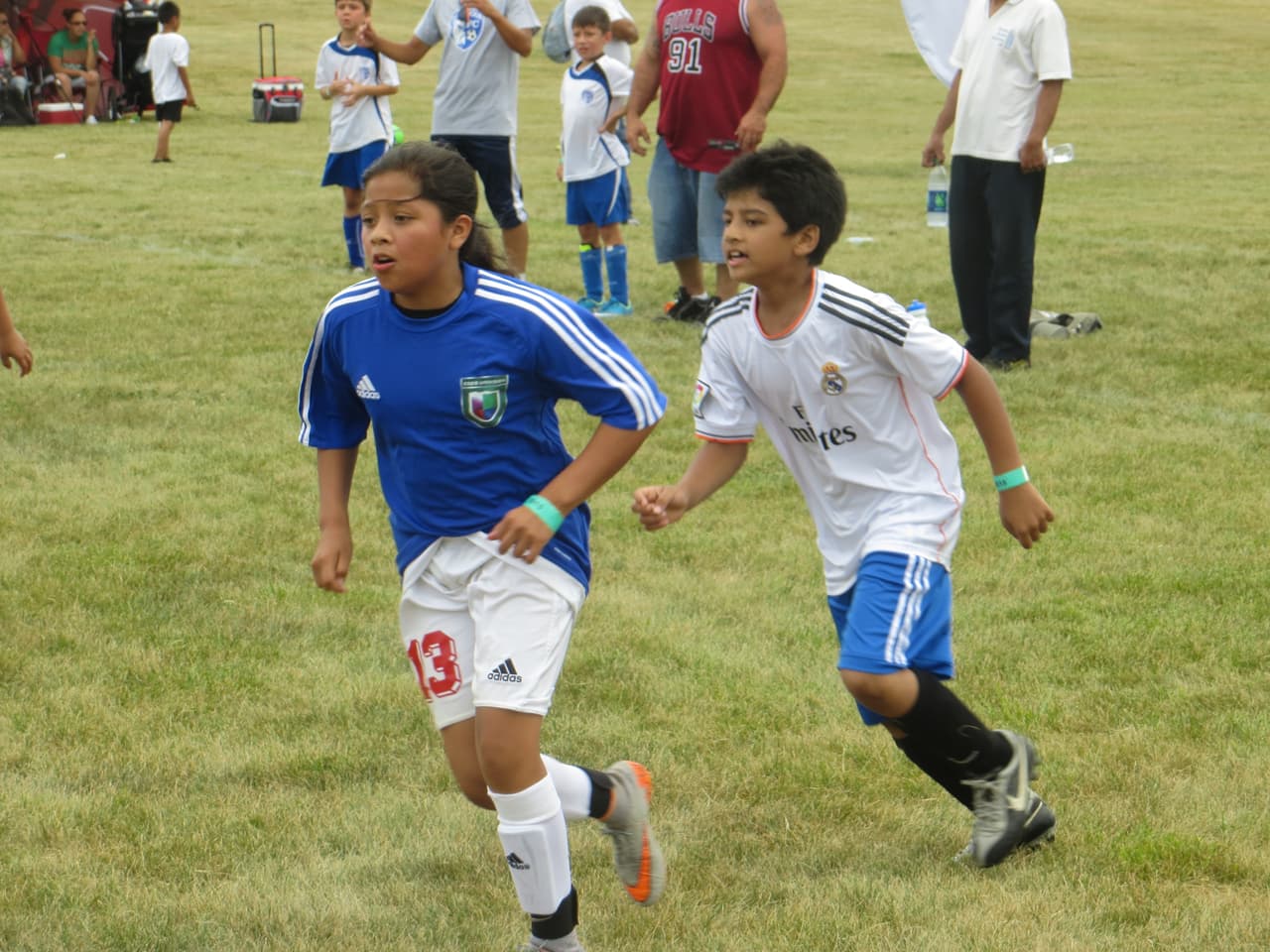 Los jugadores de la categoría infantil dieron cátreda de juego bonito en Copa Univision 2015.