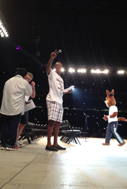 Photos: Spurs Championship Alamodome Celebration 2014