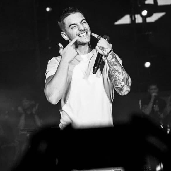 A ver, Maluma, muéstranos tu mejor sonrisa...