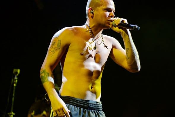 Tiempo después se conocieron, se enamoraron, e incluso, la modelo aparece en el video de dicha canción.