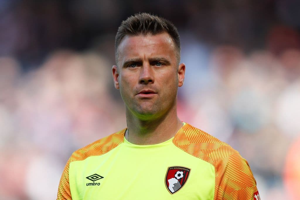 El polaco Artur Boruc jugó para el AFC Bournemouth y ganó 2,703,365 USD