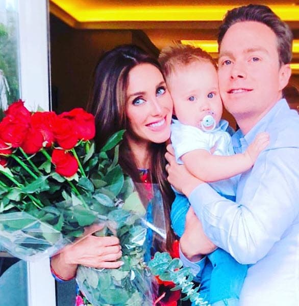 El pasado 10 de mayo celebró su segundo día de las madres: "Mis amores, gracias por hacer este y todos los días felices y juntos. @velascom_ ¡Los amo con todo mi corazón", dijo en su cuenta oficial de Instagram.