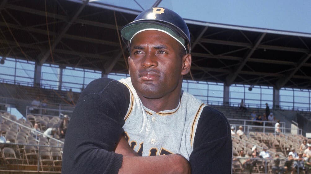 La polémica en Florida por el retiro de las bibliotecas de la biografía de Roberto Clemente, el astro boricua de las Grandes Ligas