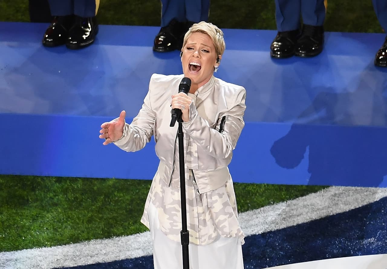 En 2018, la cantante Pink le dio apertura al Super Bowl en medio de la expectativa deportiva.