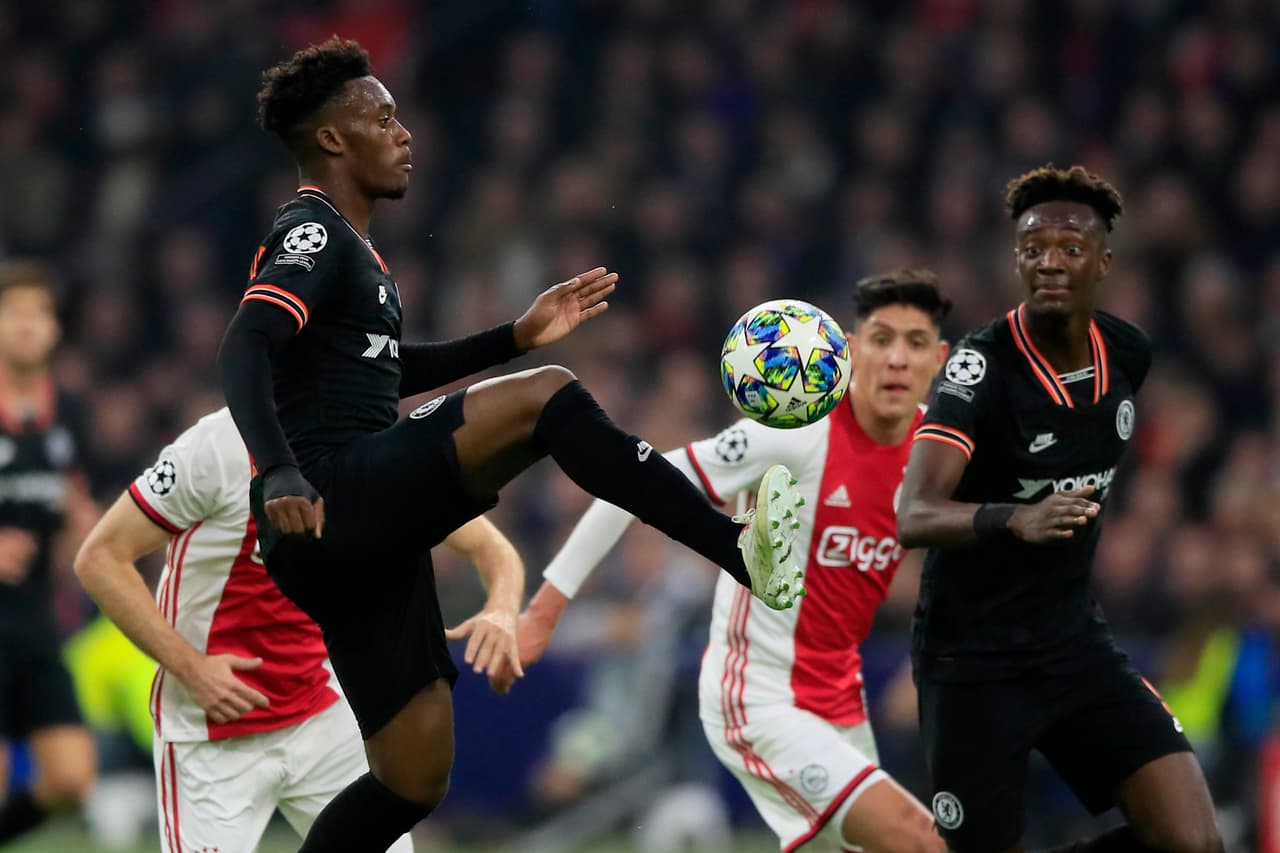 En contra parte, 13 jugadores tienen 25 años o menos y dos de ellos son vitales en el once titular se encuentran: Mateo Kovacic, Kepa y Zouma con 25, mientras Tommy Abraham (22) Fikayo Tomori y Christian Pulisic (21) tienen menos de 23 años.