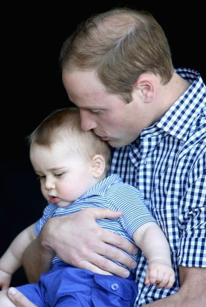 El pequeño George ha cautivado a todos y más con este tipo de imágenes paternales.