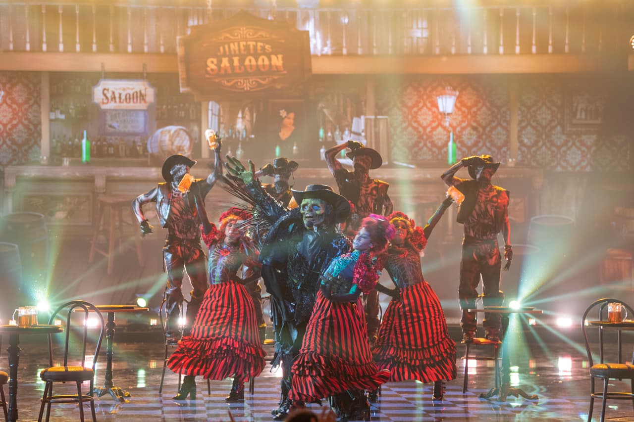 Directamente desde el más allá, Jinete fue quién abrió la segunda ronda de la noche con la canción 'La Gota Fría', éxito de Carlos Vives.