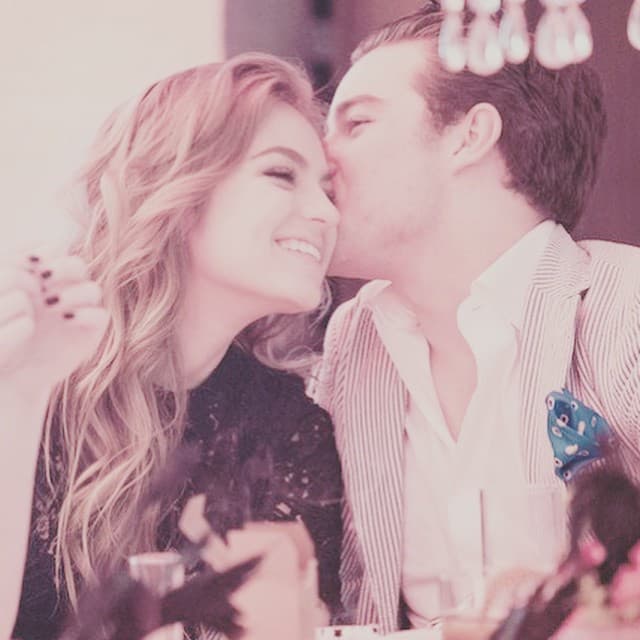 Ahora se le ve muy felices y no se sueltan ni por un momento. Comparten momentos importantes juntos y asisten a eventos familiares, como por ejemplo la graduación de Alejandro Peña.