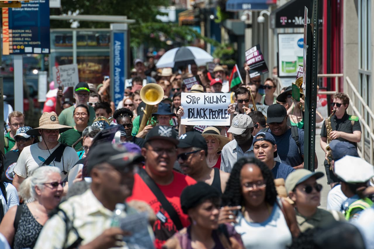 Ciudadanos de distintas razas y tonos de piel expresaron la misma sed de justicia.