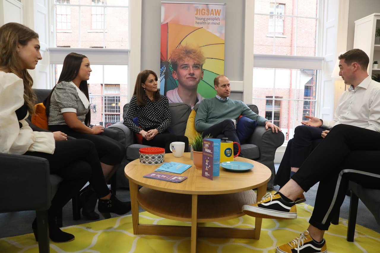 La pareja estuvo de visita en el 
<b><a href="https://www.jigsaw.ie/" target="_blank">Centro Nacional de Salud Mental Juvenil Jigsaw</a></b> en donde recibieron regalos por parte de algunos jóvenes que son atendidos en la institución. 
<br>