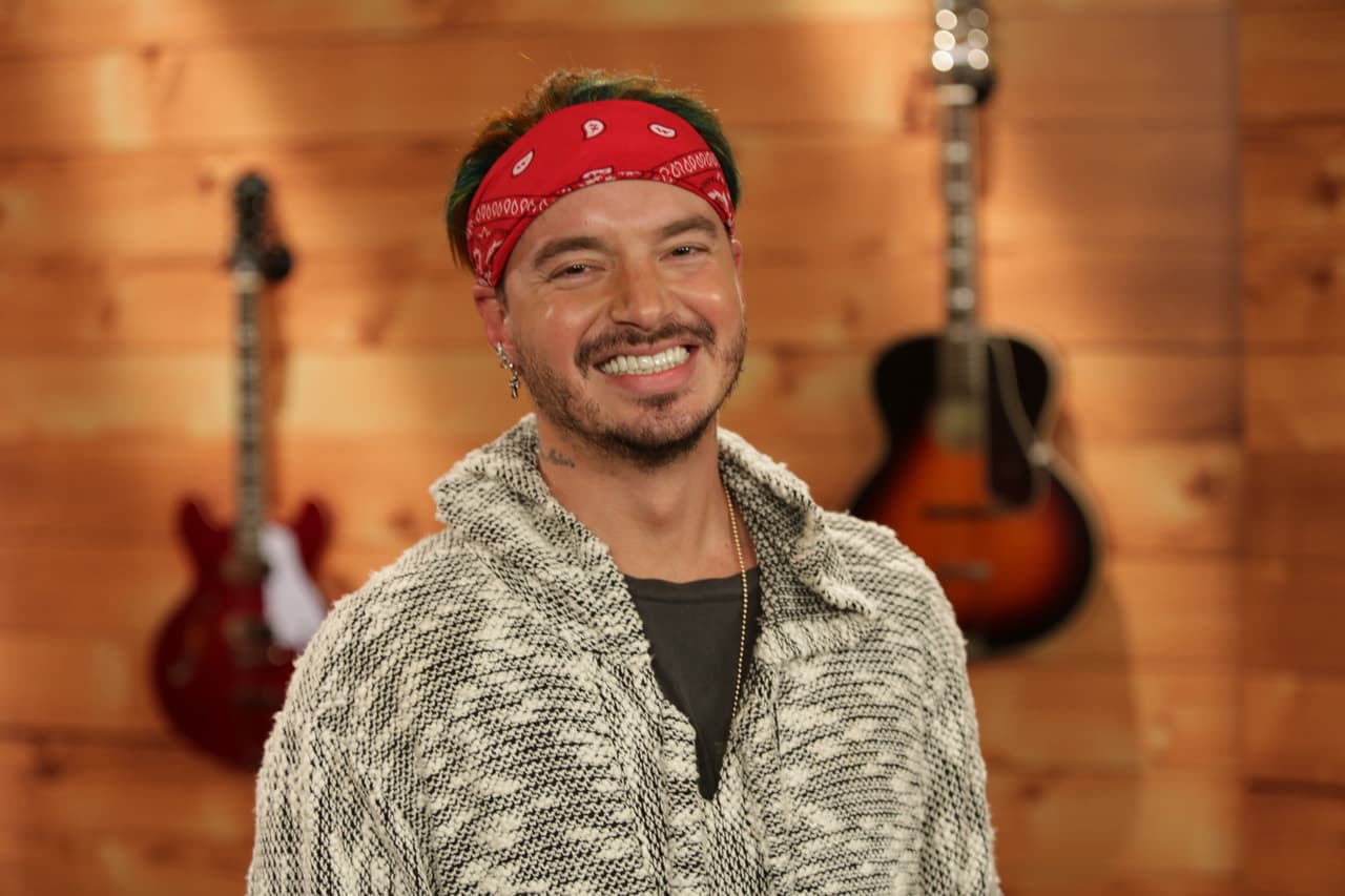 Durante los ensayos rumbo a 
<b><a href="http://www.univision.com/especiales/premio-lo-nuestro">Premio Lo Nuestro</a></b>, el talentoso J Balvin no perdió oportunidad para bromear con Clarissa y Nastassja.