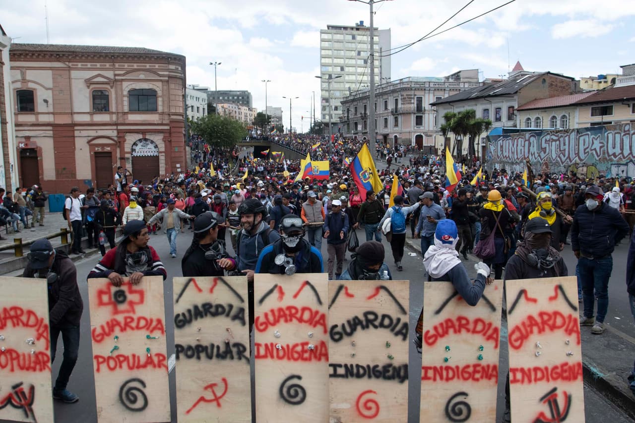 Además de eliminar los subsidios, se están aplicando recortes de personal y salarios en el sector público.