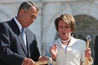 El presidente del Congreso, el republicano John Boehner (Ohio), junto a la líder de la minoría demócrata de la Cámara de Representantes, Nancy Pelosi (California).
