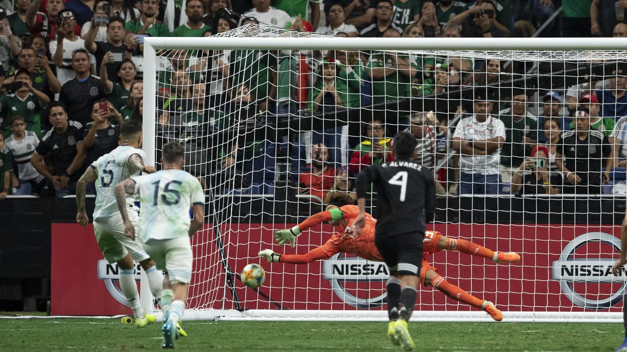 México fue superado con claridad y goleado por la Argentina con un Lautaro Martínez inspirado.