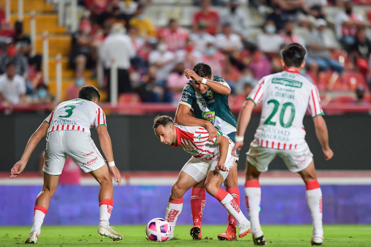Guillermo Martínez anota al minuto 87 y hace que puebla se lleve los puntos en la victoria 0-1 sobre Necaxa.