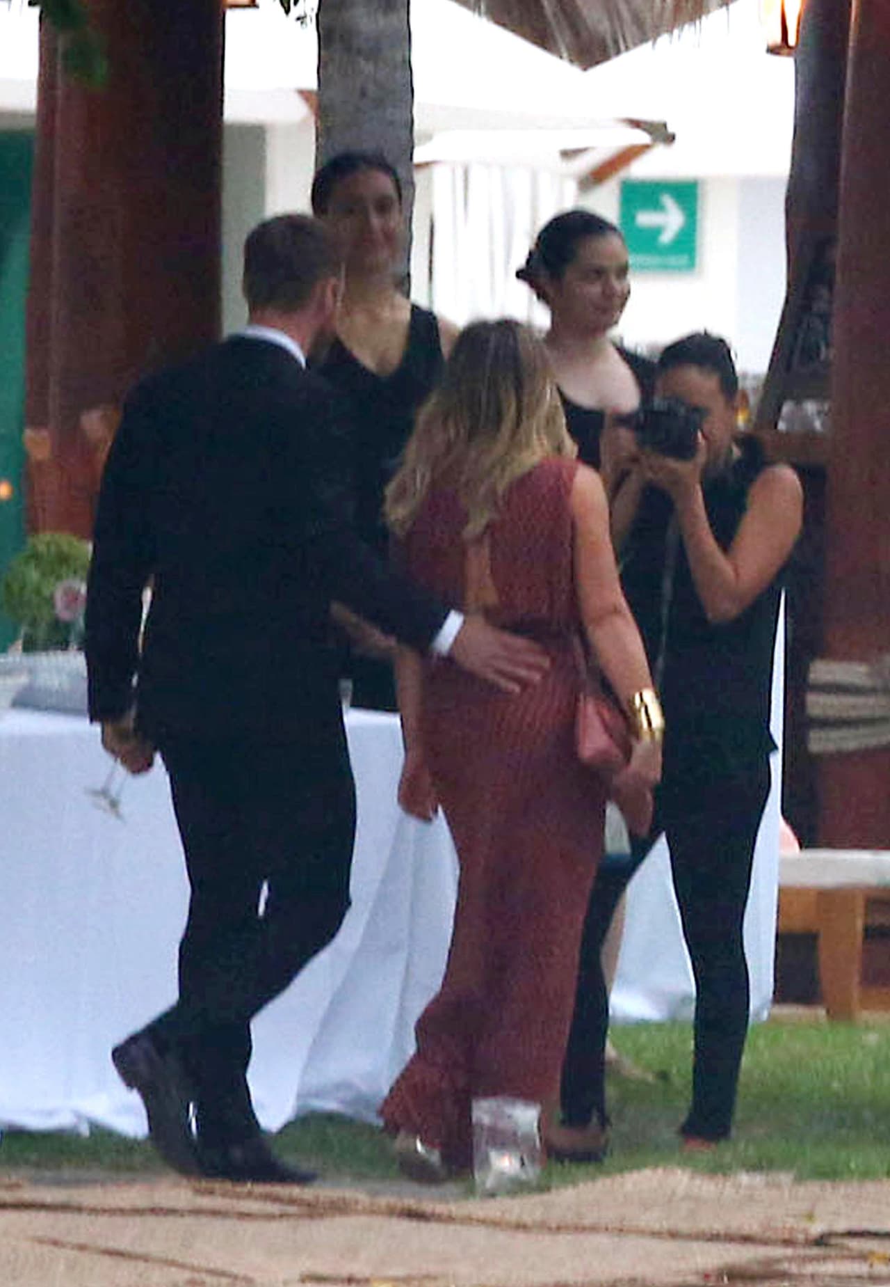 Más tarde aparecieron así de bellos en la boda.