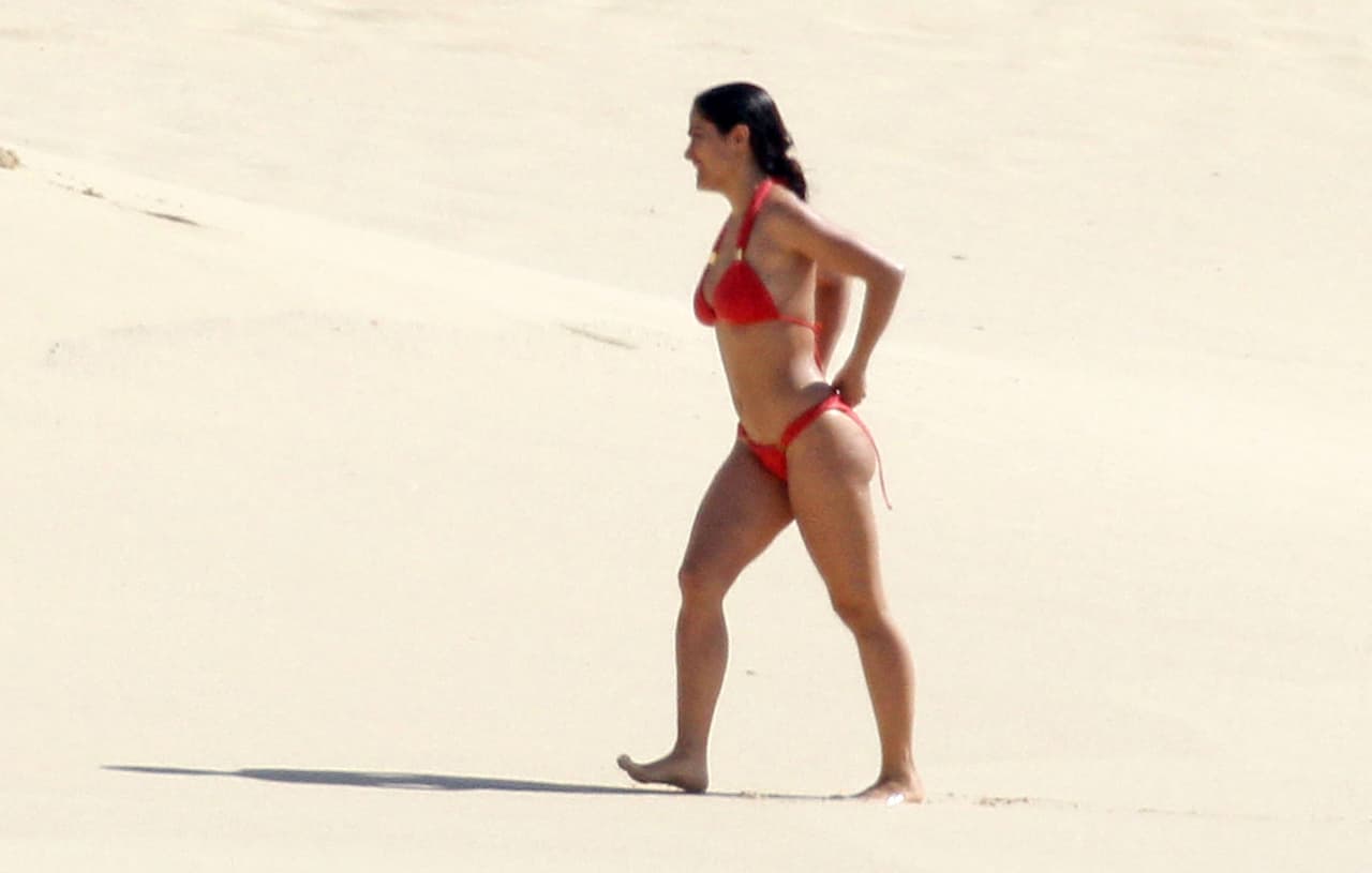 Mira los mejores ángulos de Salma Hayek en bikinazo.