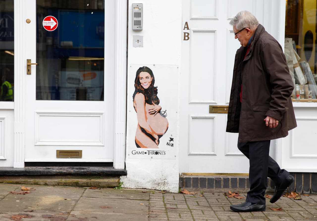 Un grafiti con la imagen de la duquesa de Cambridge, Kate Middleton, embarazada y sin ropa, en Londres, pintado por el artista Pegasus.