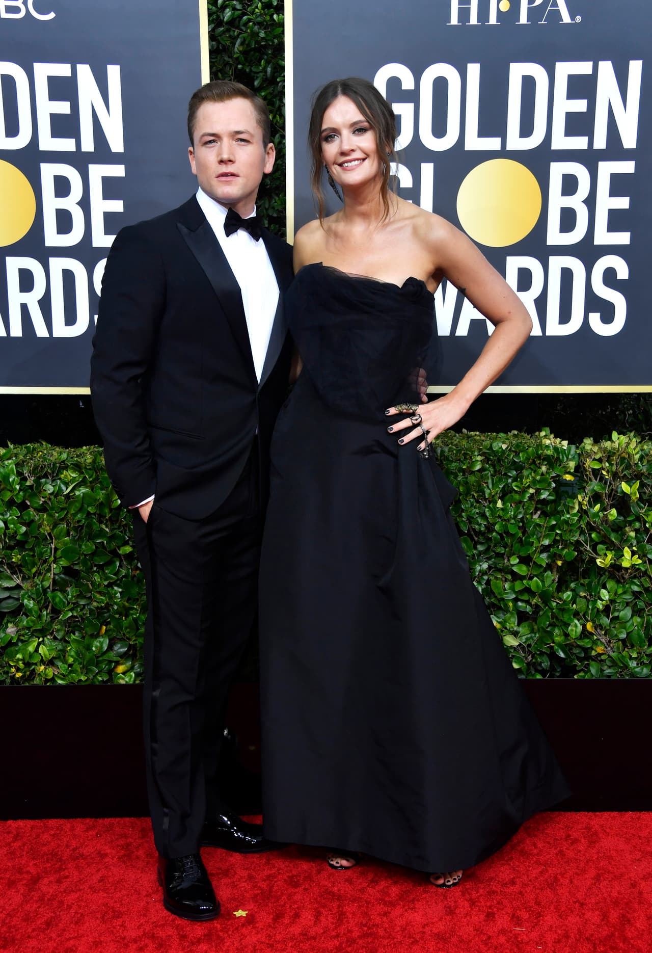 En el 2015, surgieron rumores de que el actor de ‘Misión Imposible’ tenía una nueva conquista: la asistente de dirección 
<b>Emily Thomas</b>. No obstante, su relación nunca pasó a más. En la foto la puedes ver a lado del actor Taron Egerton.