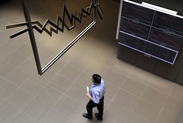 Trece países, de ellos once europeos, cuentan con la mejor nota, la triple A, de las tres grandes agencias de calificación desde que Standard & Poors decidiera degradar la de la deuda estadounidense, hasta ahora miembro de este selecto club, con información de la agencia AFP.