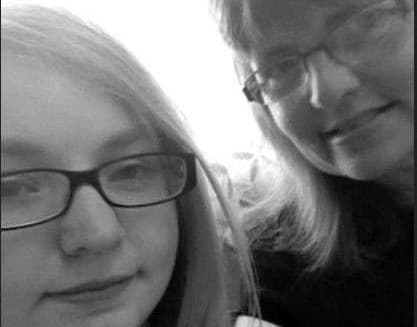 “Te amo mamá”, comparte en Facebook una adolescente de Illinois después de presuntamente asesinar a su madre