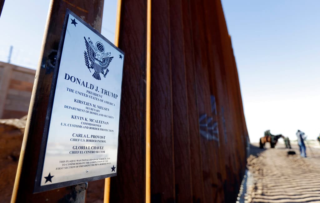 Empresa en Texas gana contrato para construir 6 millas de muro fronterizo