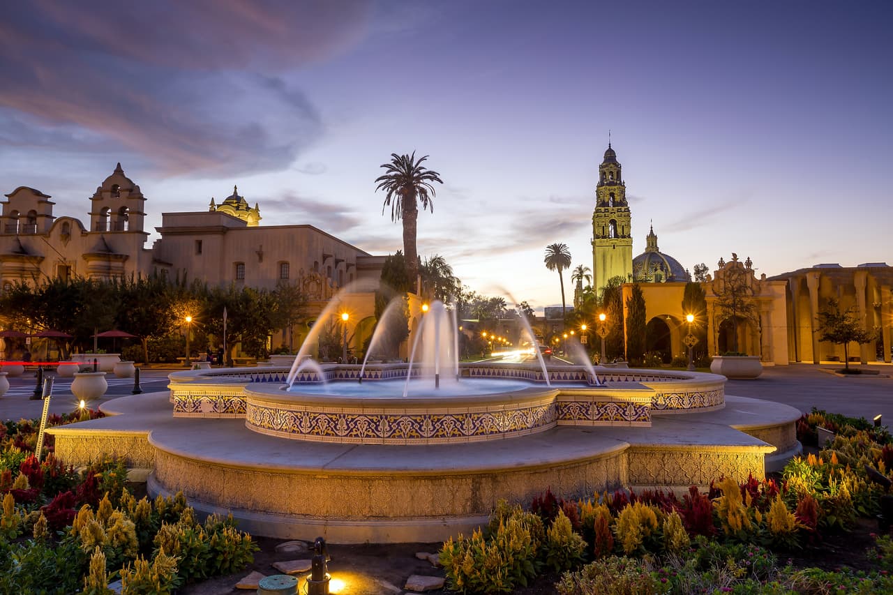 <h3 class="cms-H3-H3">Balboa Park, San Diego, California</h3>
<br>
<br>El Balboa Park, en San Diego, California, alberga más de 16 museos, lugares de artes escénicas, jardines, senderos y el Zoológico de San Diego. Balboa Park tuvo 4,203 menciones en Trip Advisor.