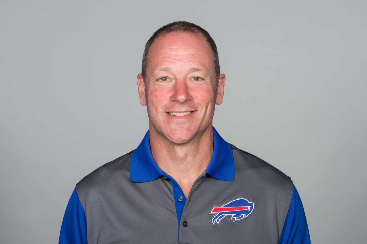 Los Bills colocaron al coach Aaron Kromer en licencia administrativa pagada