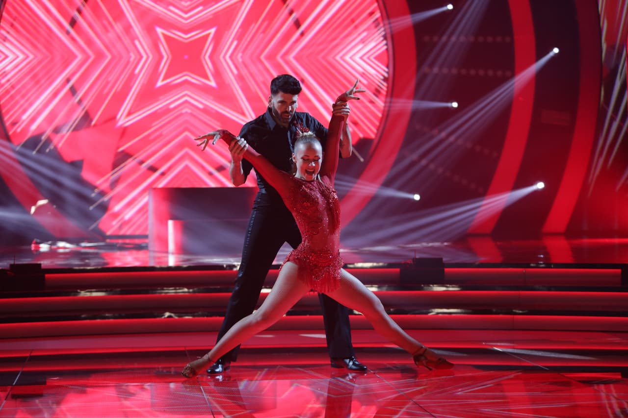 "Me sorprendiste de una manera increíble. Me recordaste a grupo Locomía y para colmo bailaste salsa., Muy bien, compadre", le dijo el juez puertorriqueño.