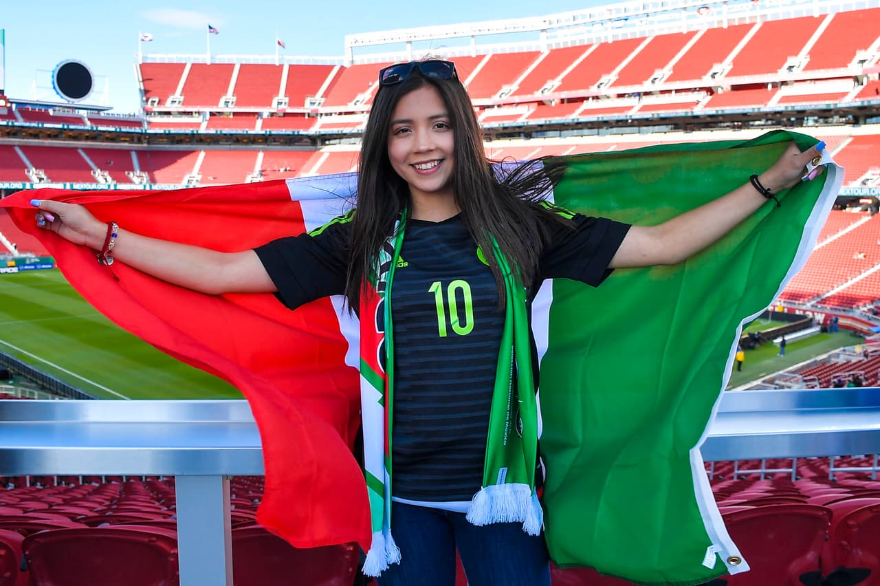 La belleza de las fanáticas mexicanas se hizo presente en el partido amistoso contra Islandia en el Levi's Stadium, como preparación al compromiso del Mundial de Rusia 2018.