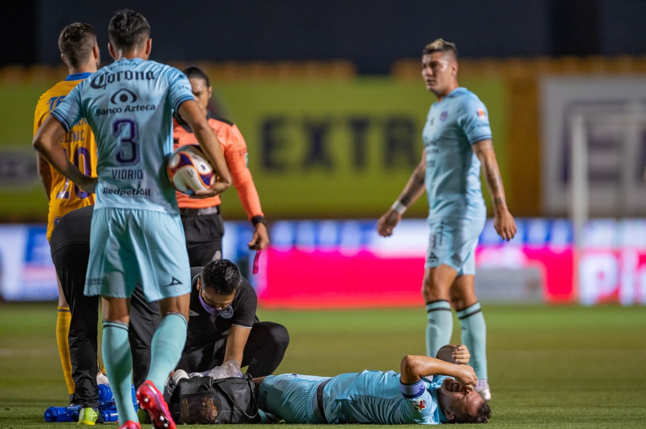 Tigres se queda con 10 hombres desde el minuto 10 y Mazatlán no desaprovecha la superioridad y vencen 1-2 a Tigres. Los felinos bajan a la doceava posición y Mazatlán sube a la octava, todo queda a la espera de otros resultados.