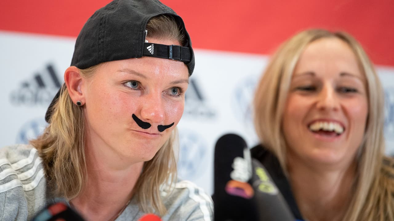 Alexandra Popp aparece con bigote previo a la Final entre Alemania e Inglaterra