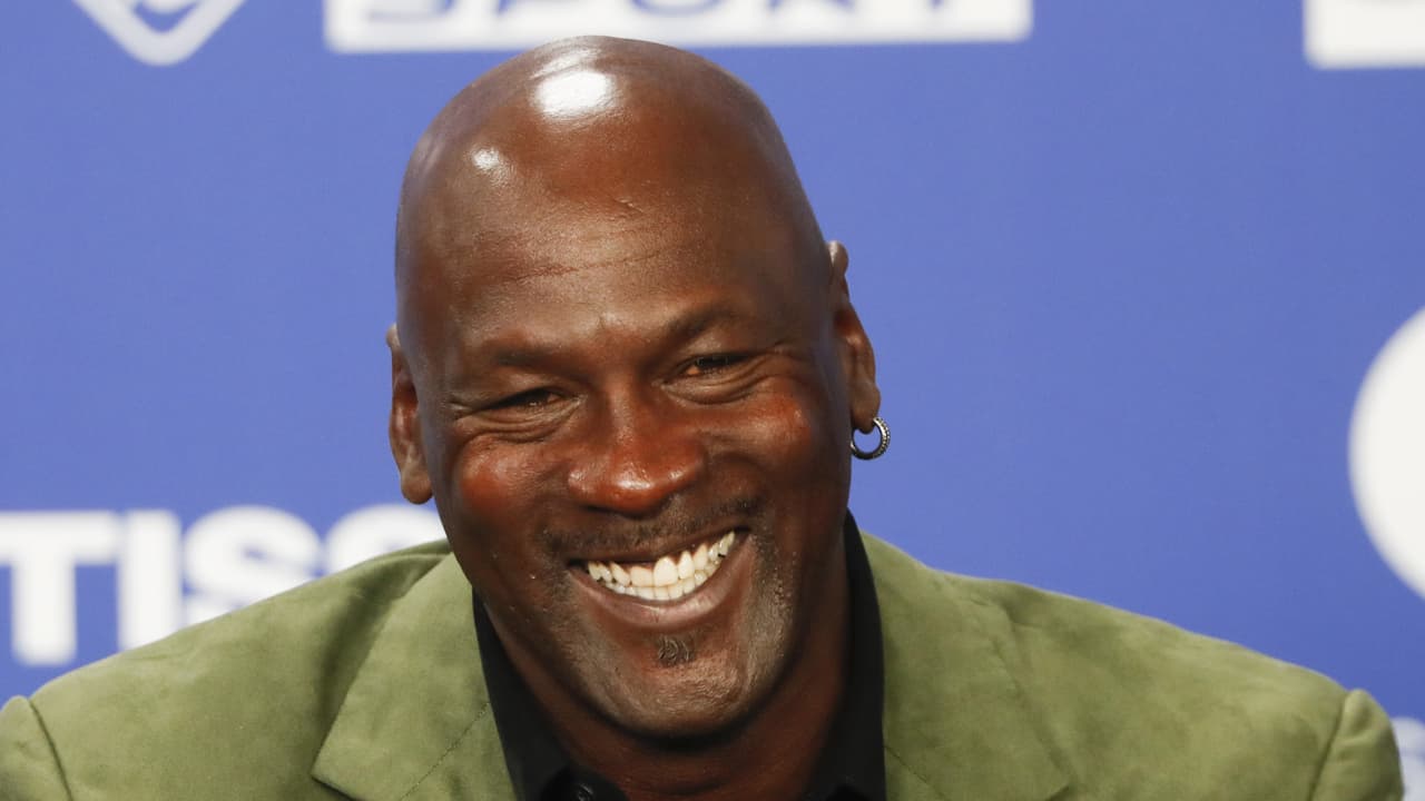 Michael Jordan emprende con un equipo en NASCAR