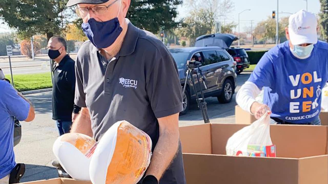 A primera hora del miércoles harán entrega de 2,000 pavos para familias necesitadas