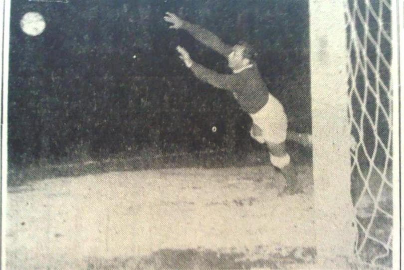 Salvador Mota atajó en dos arcos rivales, América y Chivas.