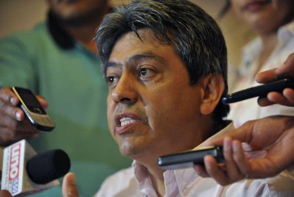 Mario Cossío, ex gobernador de Tarja, Bolivia En Paraguay se encuentra refugiado el exgobernador boliviano Mario Cossío, quien se declara perseguido político en su país y que es requerido por la Justicia de Bolivia acusado de corrupción.