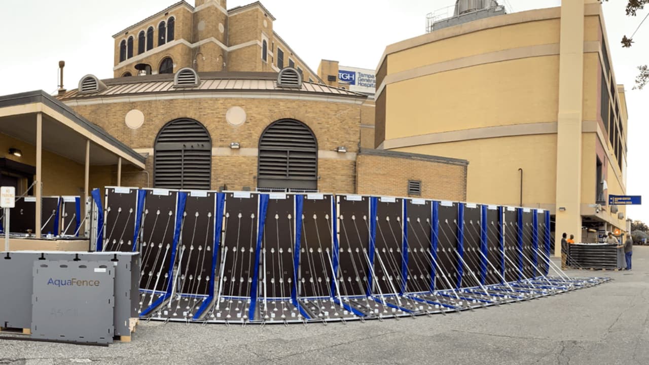 El sistema modular se ajustó a la forma del hospital y sus terrenos irregulares.