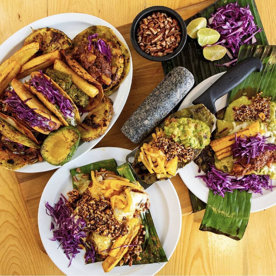 <b>La Chaiteria (Tucson)</b>
<br>Ofrece una amplia variedad de opciones, siendo algunos de los más populares los tacos cubanos, tacos al pastor y tacos de asada. Se ubica en el 1002 W Congress St, en Tucson.