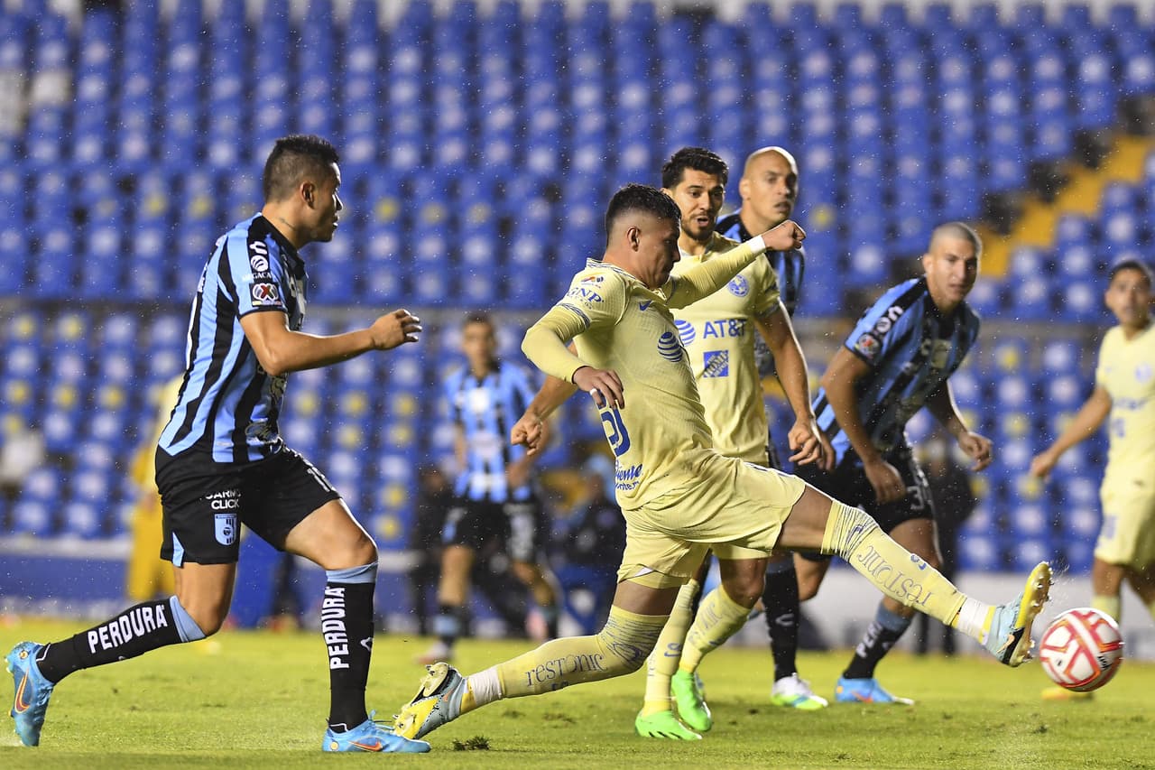 Gracias al solitario gol de Emilio Lara, el América llegó a cinco triunfos consecutivos en el Apertura 2022 y ya es tercer lugar general, mientras que Gallos Blancos no termina por recuperarse en una campaña para el olvido.