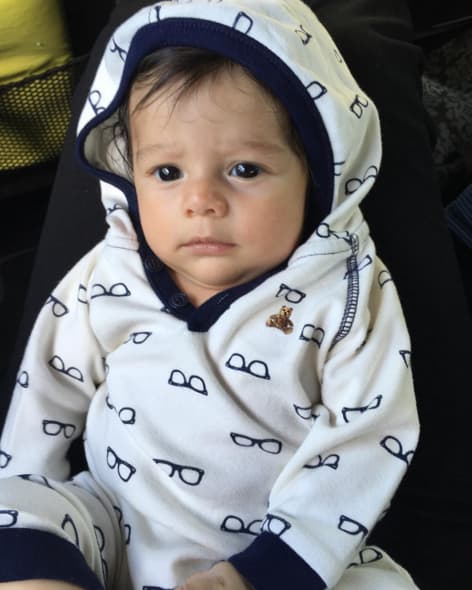 Orlando nos presume la mirada matadora de su hijo.