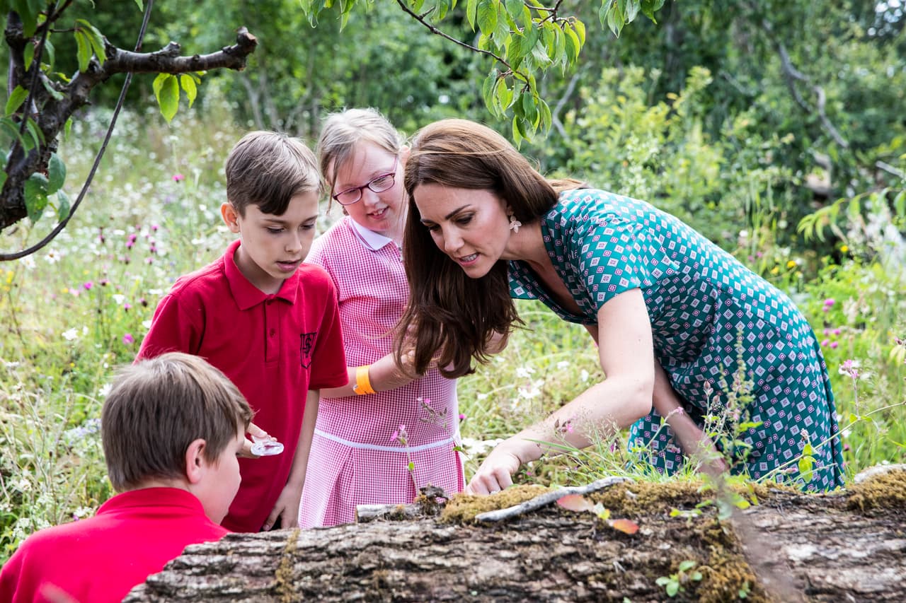 Pero, según explicó el portal 
<a href="https://www.dailymail.co.uk/femail/article-7200773/Kate-Middleton-invites-children-activities-royal-garden-Hampton-Court-Palace.html" target="_blank">Daily Mail</a>, el vestido que ya está agotado, también es del gusto de la hermana de Kate, Pippa Middleton.