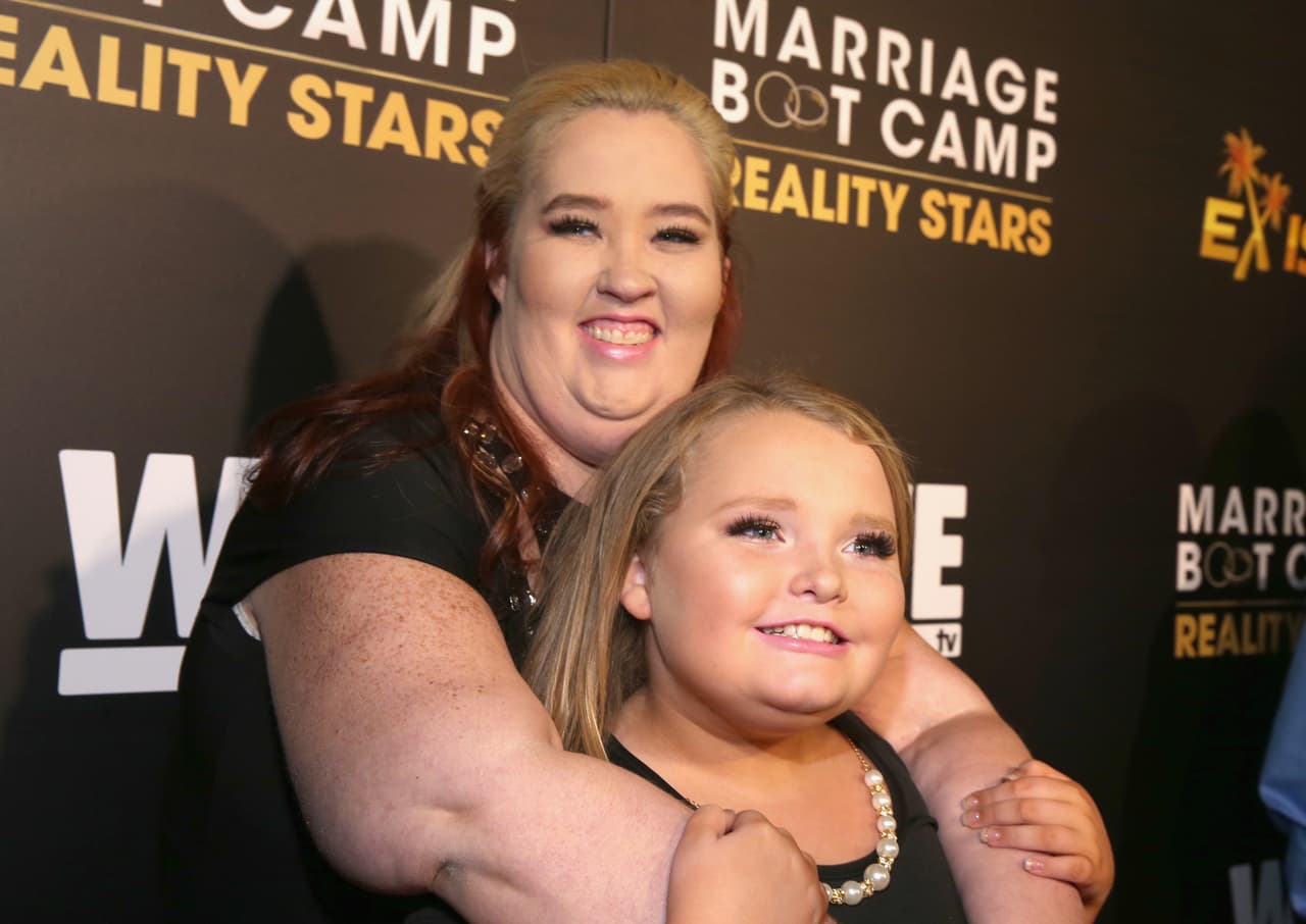 <b>#8 Mama June</b>
<br>Mama June ganó fama gracias al reality show ‘Here Comes Honey Boo Boo’. Años más tarde protagonizó otro programa de telerrealidad ‘Mama June: From Not to Hot’ en donde compartió su proceso de pérdida de peso el cual incluyó un bypass gástrico.