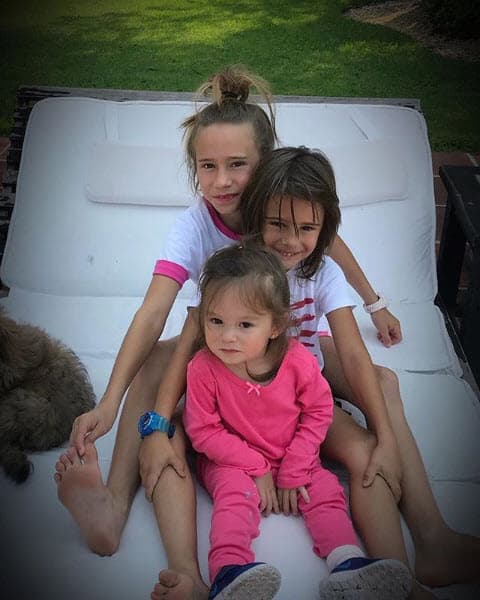 "Esa máquina la tengo que usar permanentemente cuando duermo, mis hijos cuando me vieron por primera vez se pusieron a llorar, pero ahora ya están acostumbrados a ver a su papá con una máquina y una máscara, la verdad que he logrado descansar de forma adecuada", confesó a Basta!