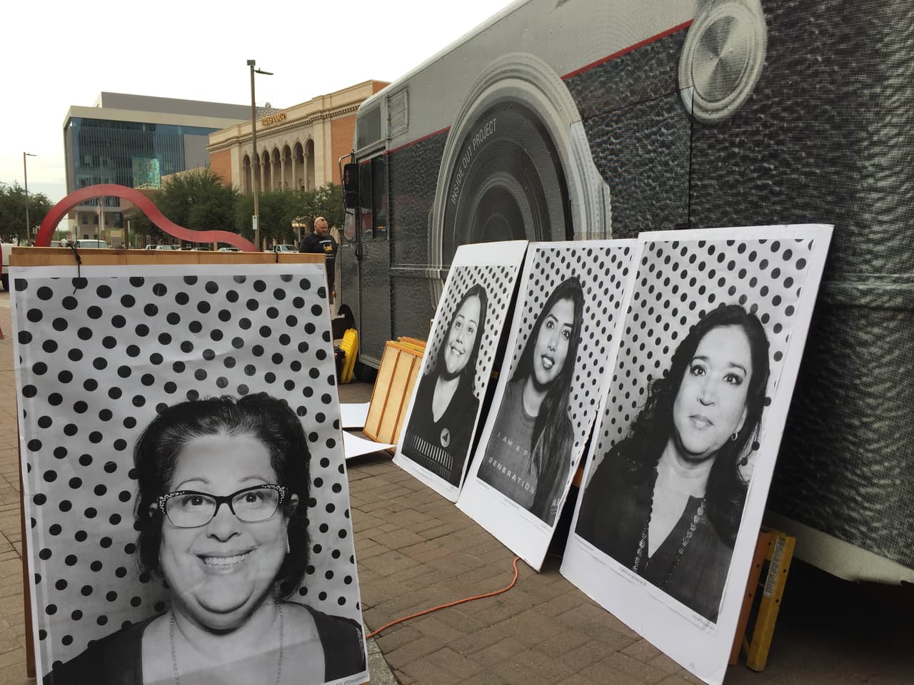 Con esta iniciativa artística buscan llamar la atención de la congresista republicana de Tucson, Martha McSally, para que apoye una legalización para los dreamers.