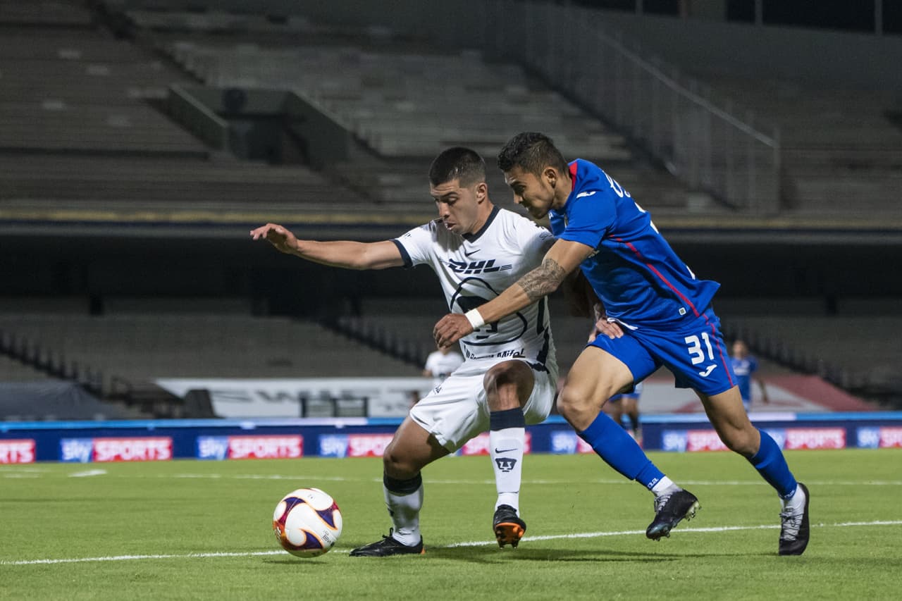 Con gol de Jonathan Rodríguez desde los once pasos, Cruz Azul sale victorioso en su visita a los Pumas 0-1. Cruz Azul retoma el liderato y los Pumas continúan hundidos entre los últimos puestos del torneo.